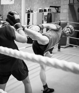 savate boxing training voor volwassenen